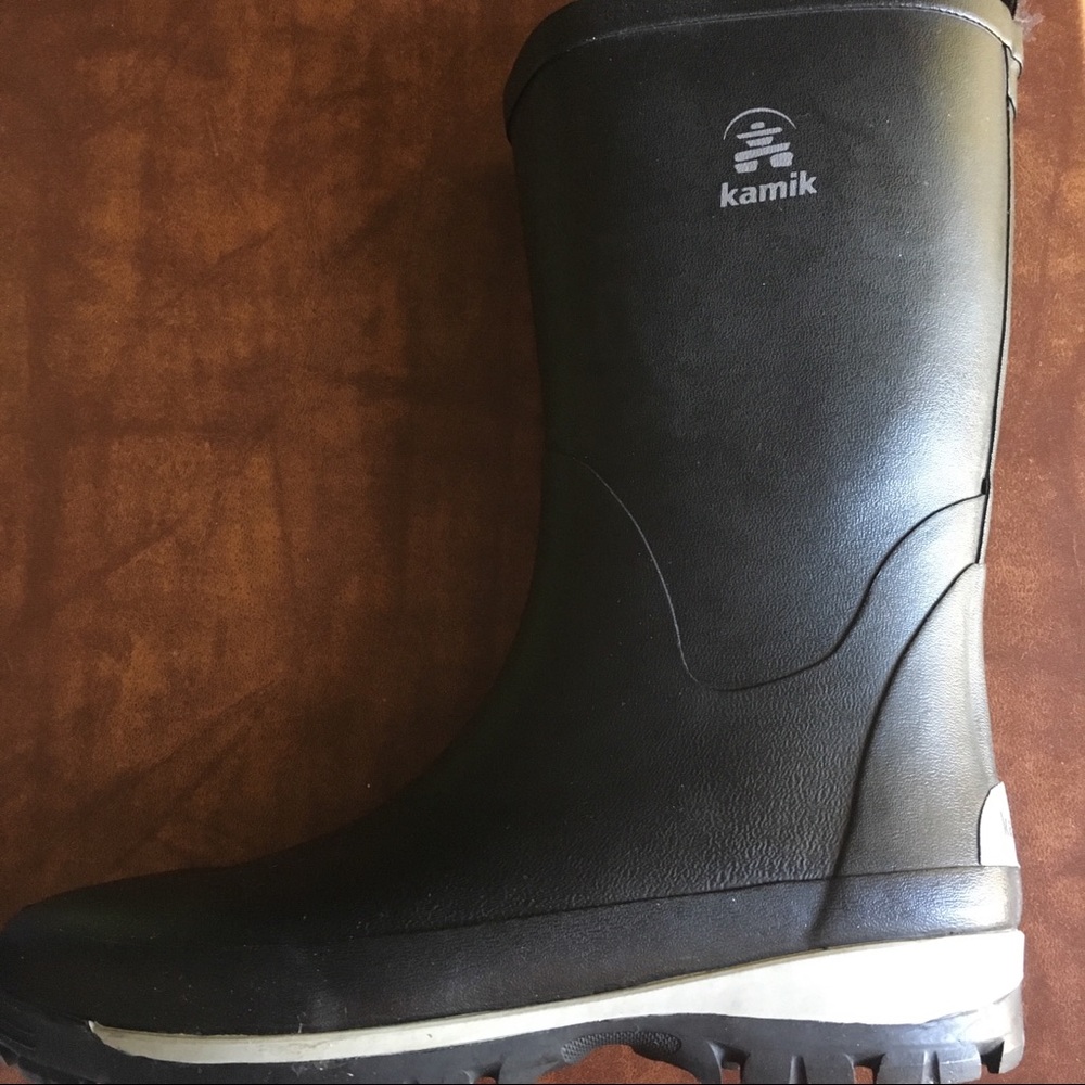 host pick ๐๐NWT Kamik black waterproof boots - Picture 2 of 8